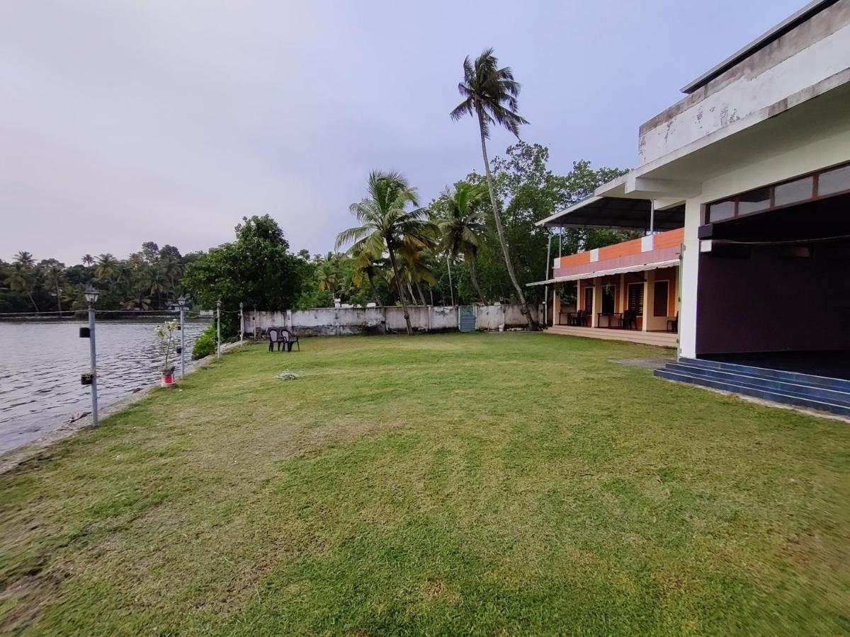 Appartement Wind &Waves à Kollam Extérieur photo