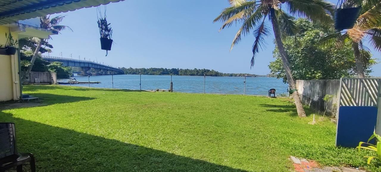 Appartement Wind &Waves à Kollam Extérieur photo